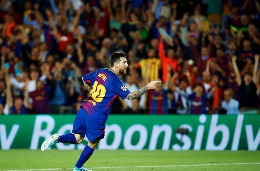  Messi chơi bùng nổ ở những phút cuối hiệp một và mở tỷ số cho Barca.