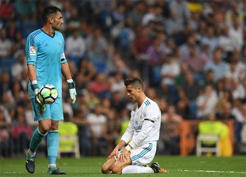 Ronaldo bỏ lỡ một cơ hội ngon ăn sau đường chuyền như đặt của Bale