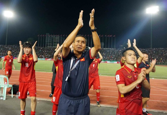 Nếu giúp tuyển Việt Nam có trọn 3 điểm trong trận tái đấu Campuchia, ông Chung sẽ là cascadeur cực kỳ mát tay