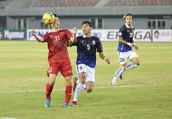 Bảng xếp hạng FIFA: Đội tuyển Việt Nam vượt qua Thái Lan