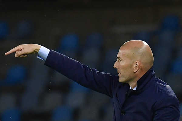Zidane đã ký hợp đồng mới với Real Madrid