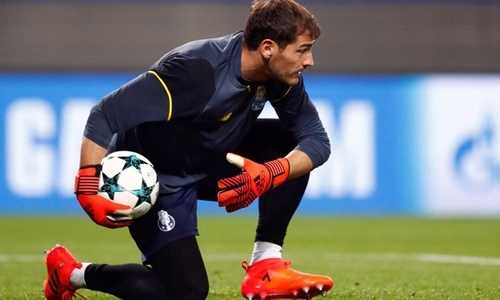 Iker Casillas có thể bị bán vì luật công bằng tài chính