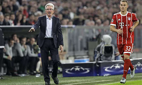 Heynckes đang trong "tuần trăng mật ngọt ngào" với Bayern sau ngày tái xuất, làm HLV tạm quyền.