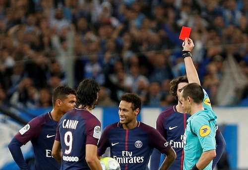 Neymar nhận thẻ đỏ trong trận gặp Marseille cuối tuần qua