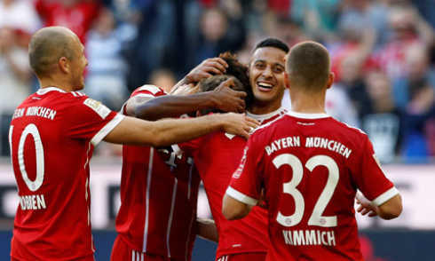 Ngày đầu ra mắt, Heynckes giúp Bayern đại thắng
