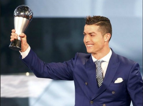 Ronaldo cho thấy nỗ lực không ngừng nghỉ ở tuổi 32. 