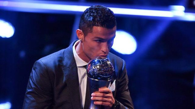 C.Ronaldo cho rằng cuộc chiến với Messi mới chỉ bắt đầu