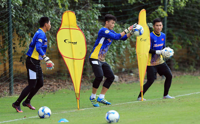 Các thủ môn đội tuyển Việt Nam cần thời gian để hoàn thiện mình