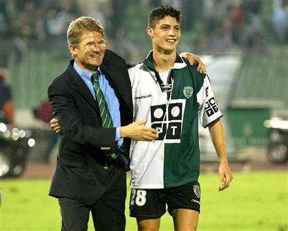 Boloni (trái) là HLV đầu tiên đưa Ronaldo lên đội A Sporting Lisbon.