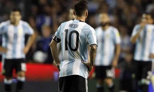 Messi cùng đồng đội đứng trước nguy cơ ngồi nhà xem World Cup 2018