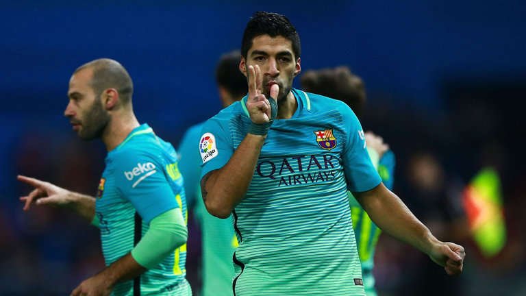 Luis Suarez cho rằng Barca xứng đáng có 3 điểm