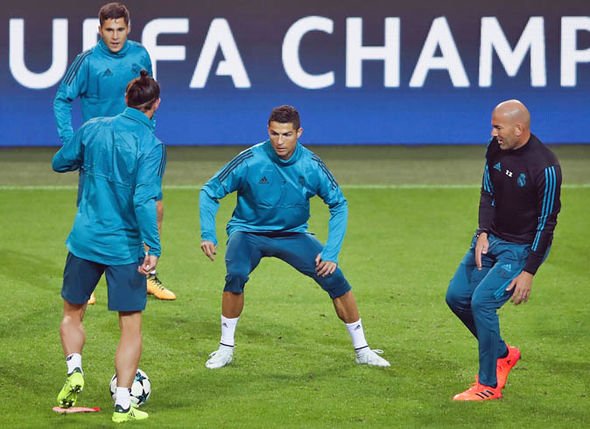 Zidane tự tin không cần mua thêm cầu thủ vẫn có thể đưa Real Madrid trở lại quỹ đạo chiến thắng