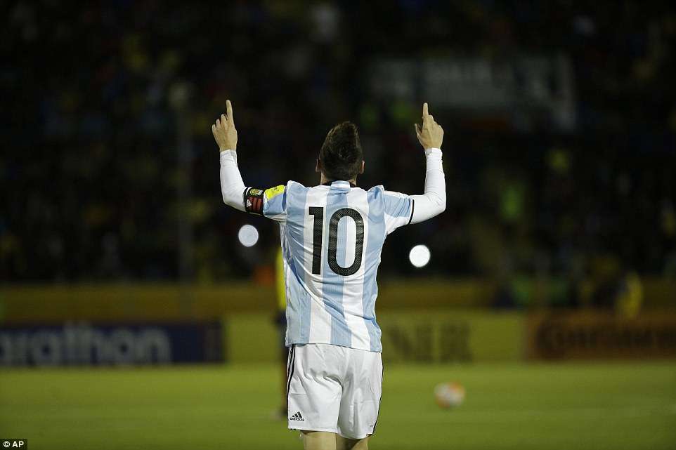 Messi trở thành người hùng của ĐT Argentina