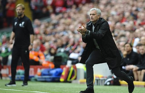 Mourinho cho Man United chơi với đội hình thấp khi tới làm khách của Liverpool