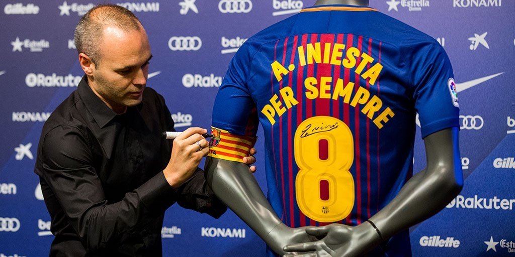 Iniesta ký hợp đồng trọn đời với Barca