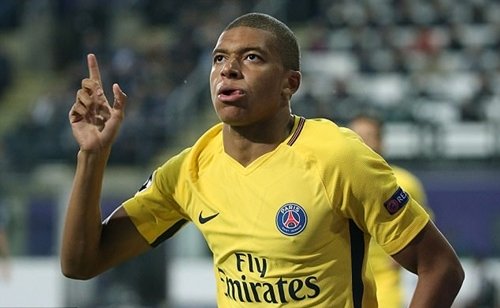 Mbappe là cái tên sáng giá nhất cho danh hiệu 'Cậu bé vàng' nhờ phong độ tốt cả trong màu áo Monaco lẫn PSG