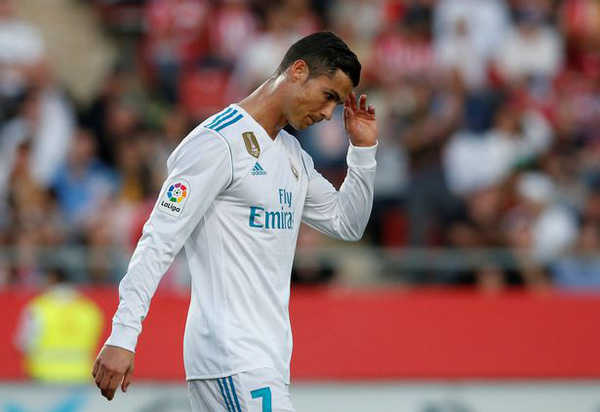Cổ động viên mất niềm tin vào Real Madrid sau trận thua bẽ mặt