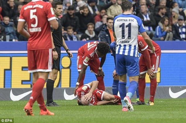 Ribery đau đớn vì chấn thương đầu gối khá vô duyên
