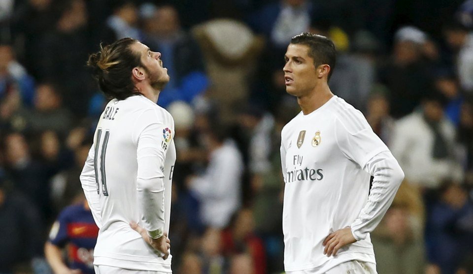  Ronaldo đã quá chán nản với những chấn thương liên tục của Bale.