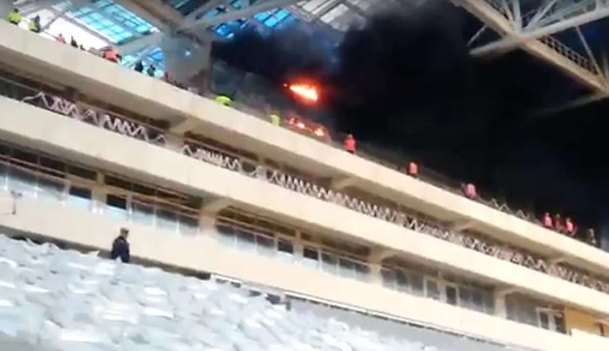 Hình ảnh về đám cháy tại sân vận động Nizhny Novgorod