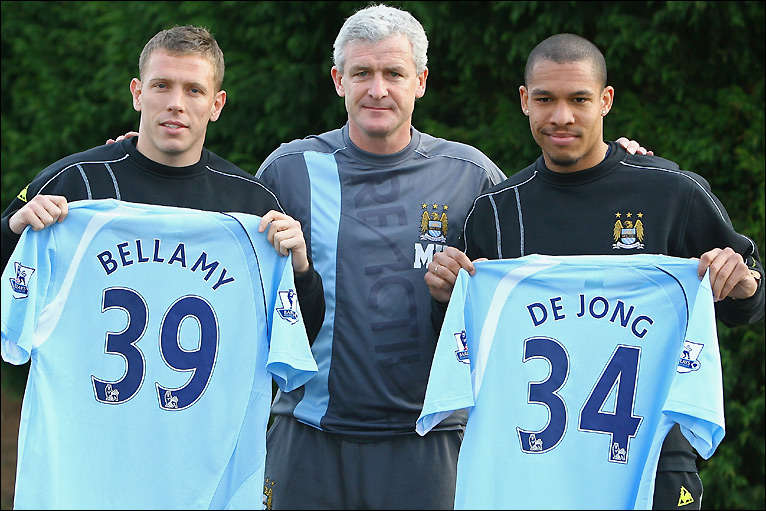 Man City chỉ có thể mua được những ngôi sao hạng khá trong năm 2009 (De Jong và Bellamy)
