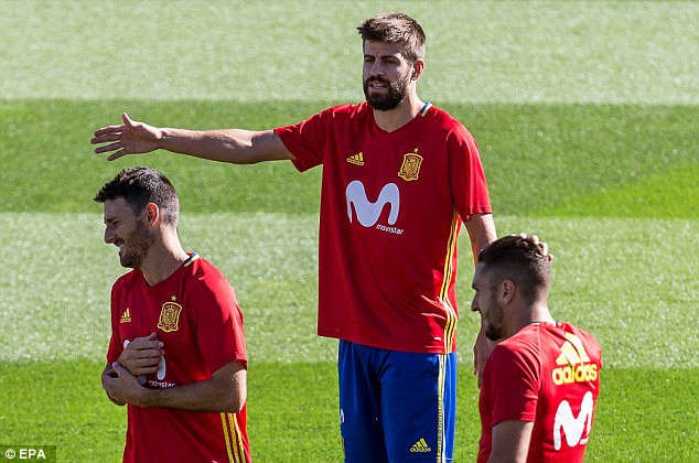 Pique khẳng định sẽ ở lại đội tuyển Tây Ban Nha