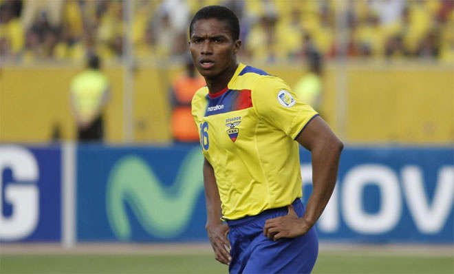 Antonio Valencia. Thủ quân của tuyển Ecuador không thể có lần thứ ba xuất hiện ở World Cup dù ở mùa giải trước, khi được xếp đá hậu vệ phải, anh là cầu thủ hay nhất của Man Utd.