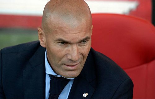 Zidane mới giành danh hiệu HLV hay nhất mùa 2016-2017 của FIFA. 