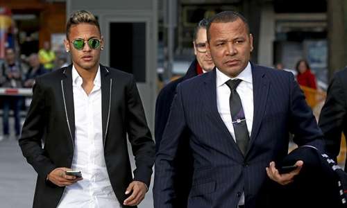 Cha con Neymar đã nhận nhiều tiền trong vụ chuyển đến PSG hè 2017