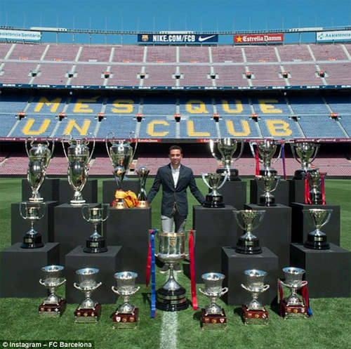 Bộ sưu tập danh hiệu đồ sộ của Xavi trong 24 năm ở Barca