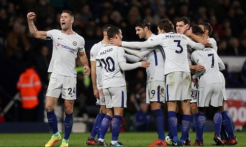 Chelsea trở lại cuộc đua vô địch Ngoại hạng Anh. 