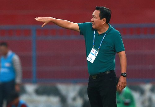 HLV Hoàng Văn Phúc sẵn sàng chơi tất tay trong trận đấu với Hà Nội.