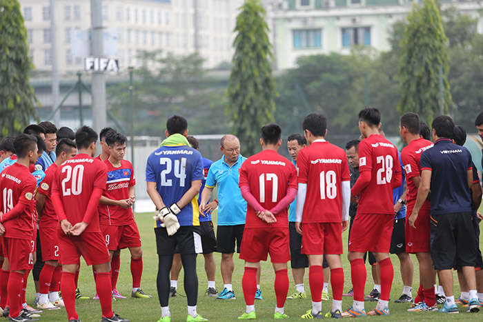 HLV Park Hang Seo khen ngợi cầu thủ Việt Nam có tố chất không thua Hàn Quốc. 