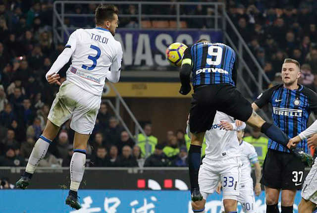 Icardi tỏa sáng, Inter vươn lên nhì bảng