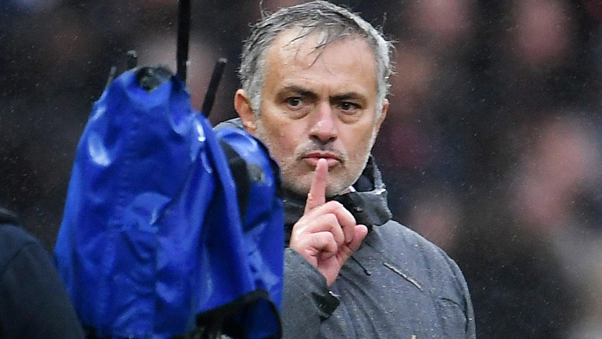 MU lo lắng vì Mourinho hoãn đàm phán hợp đồng