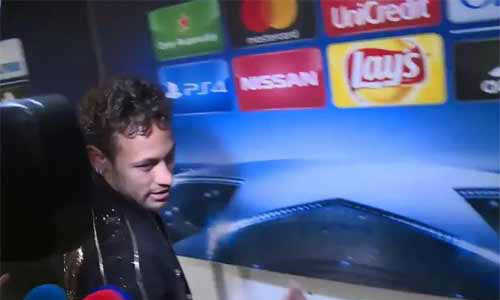 Neymar tỏ ra khó chịu khi được hỏi về chuyện gia nhập Real Madrid