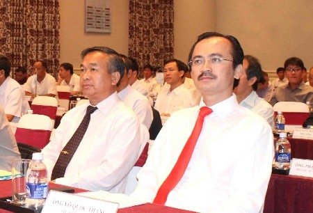 Ông Võ Quốc Thắng (phải) có thể không còn giữ cương vị chủ tịch HĐQT VPF từ sau đại hội cổ đông của công ty này vào tháng tới