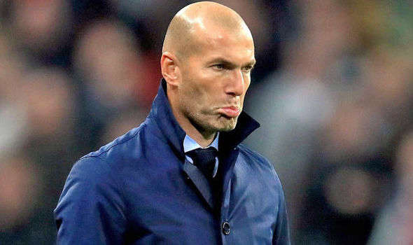 Zidane bảo không lo nhưng sắc mặt nói lên tất cả