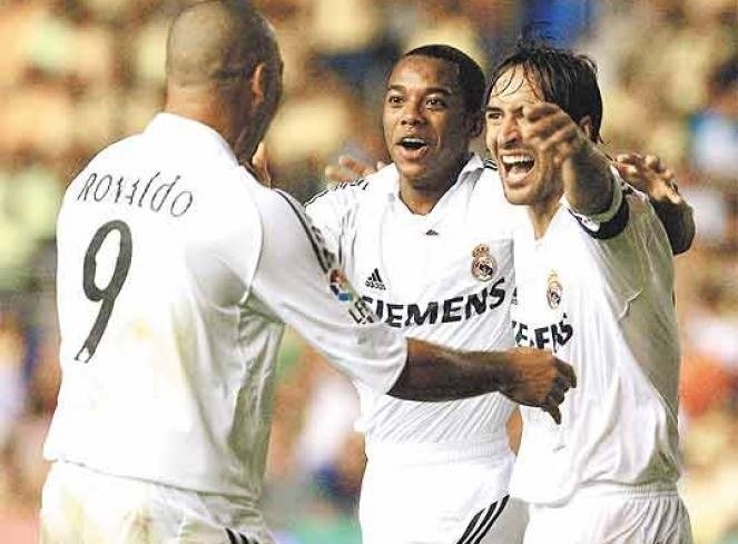 Robinho từng được tung hoành trên sân với các đàn anh như Ronaldo, Raul