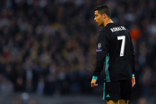 Ronaldo nói gì về Zidane sau thất bại thảm hại?