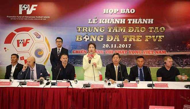 Ryan Giggs hứa giúp tuyển Việt Nam dự World Cup