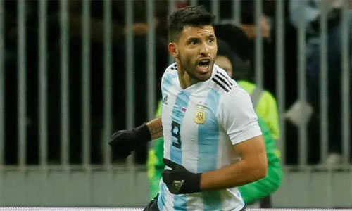 Aguero nhập viện trong trận đấu với Nigeria