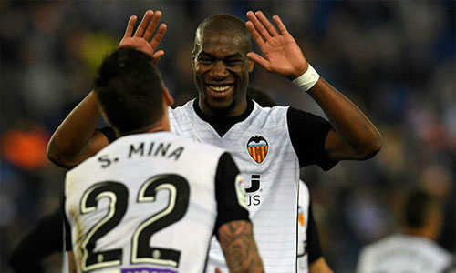 Valencia vẫn bám sát Barca với phong độ ấn tượng