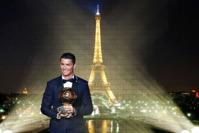 Ronaldo đã san bằng kỷ lục nhận 5 Quả Bóng Vàng của Messi đêm qua, và anh trở thành một trong những cầu thủ vĩ đại nhất thế giới