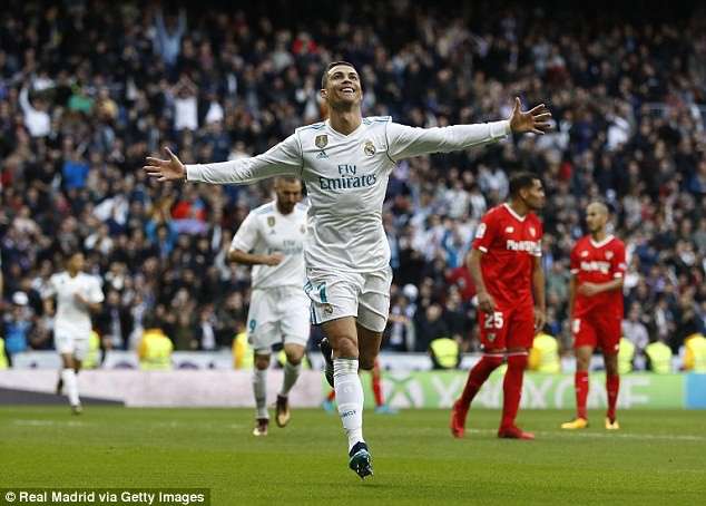 C.Ronaldo tỏa sáng với cú đúp vào lưới Sevilla