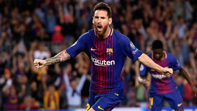 Dù Barcelona chỉ giành được danh hiệu cúp nhà Vua trong năm 2017 nhưng Messi vẫn trải qua năm thi đấu thành công. Cầu thủ này đã giành danh hiệu Vua phá lưới La Liga và Chiếc giày vàng châu Âu. Sang mùa này, El Pulga tiếp tục thi đấu ấn tượng và giúp Barcelona bỏ xa Real Madrid với khoảng cách 14 điểm trên BXH.