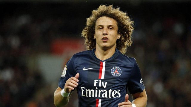 Năm 2014, Chelsea đã bán David Luiz cho PSG với giá 50 triệu bảng. Chỉ 2 năm sau, CLB thành London mua lại cầu thủ này với giá 34 triệu bảng.