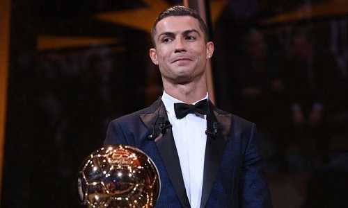 Roberto Carlos tin Ronaldo sẽ giành thêm được nhiều Quả Bóng Vàng hơn nữa
