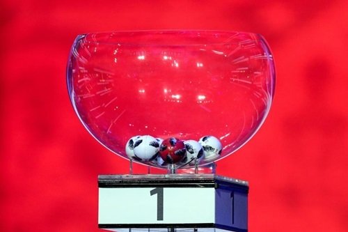 Nhóm hạt giống tại World Cup 2018, với quả bóng màu đỏ dành cho đội chủ nhà Nga.