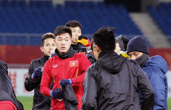 Sự thật phía sau hành động muốn đấm thủ môn U23 Hàn Quốc của Xuân Trường
